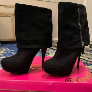 Candie’s Ravenna Black Ankle Boots
